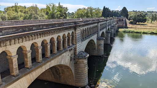 Parc avec jeux d'enfants Canal Du Midi - Thumbnail