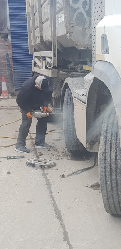 Ashcom Tyres - Visual