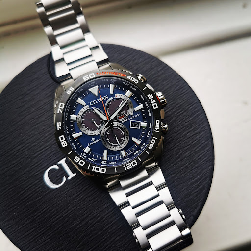 First Class Watches - Visual