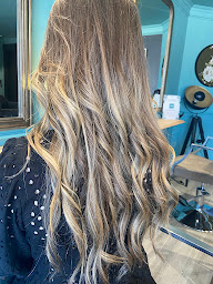 Photo n°16 de L'atelier Du Cheveu à Valdahon (Salon de coiffure)