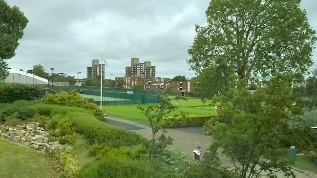 Reviews of Roehampton Club in London - Sports Complex