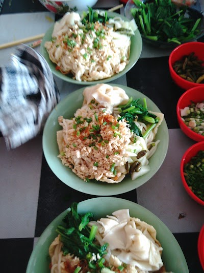 Photos of Mie Tapoek