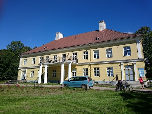 Saadjärve manor