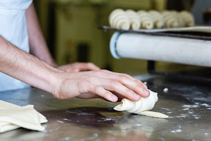 Photo n°17 de Boulangerie Pâtisserie Maison Bécam - Corné à Loire-Authion (Salon de thé)