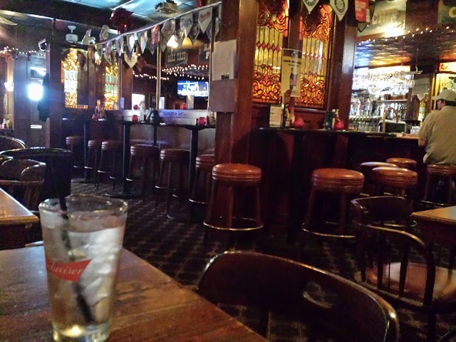 Pineapple Hill Saloon & Grill