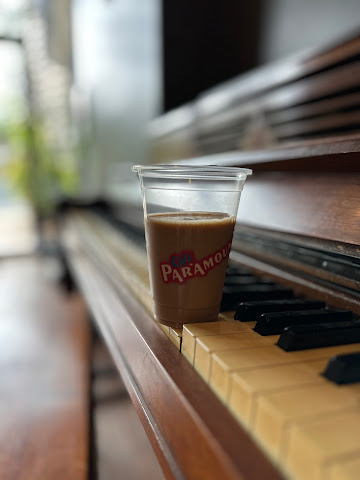 Paramount Café by null