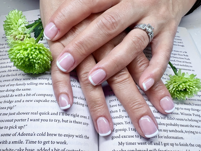 Classic Nails By Cristy interior view