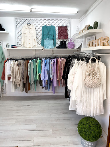 Closet Corner - Visual