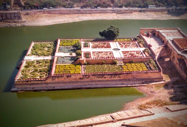 Sheesh Mahal