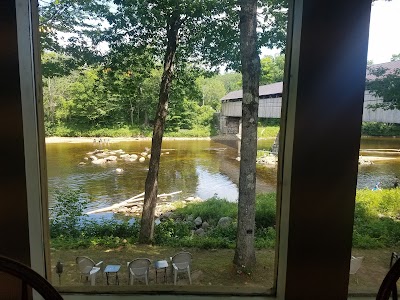 Covered Bridge Farm Table