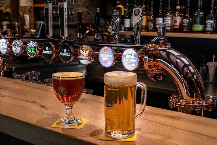 Unique Hotel Post by null