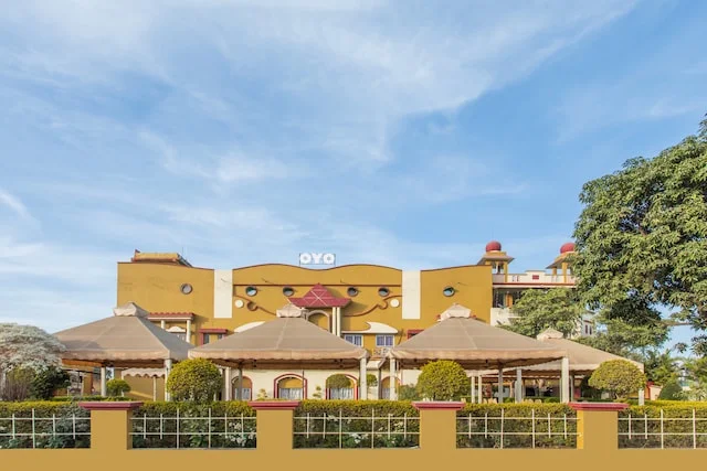 OYO 24547 Hotel Vishwas Bar and Club Resort