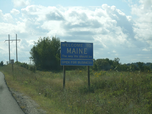 Maine, State Line Sign - Thumbnail