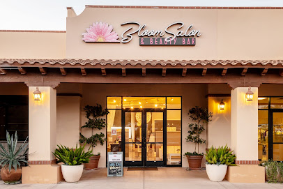 Foto de Bloom Salon & Beauty Bar