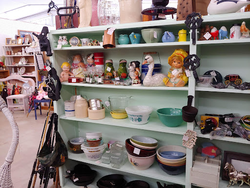 Winstons Now N Then Antiques Mall - Thumbnail