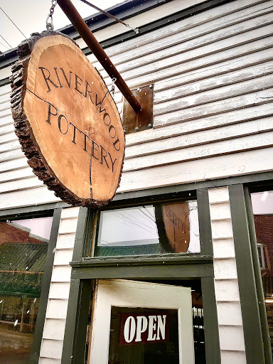 Riverwood Pottery Logo