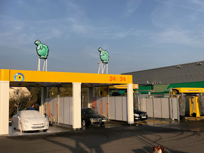 Autosoin LAVAGE AUTO, LAVERIE et LAVAGE ont/ext. à la main