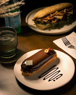 Le Petit Café Troutdale by null