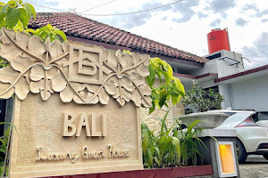 Bali Luxury Guest House Purwokerto image