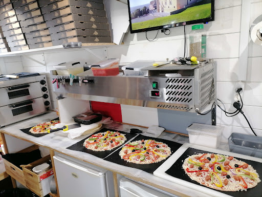 Photo 4 - Pizzeria, Burgers, Frites, Lasagnes, Boissons, Restaurant, A emporter, Pierre et Laëtitia Parks Finistère