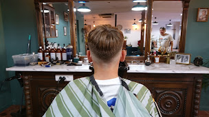 Photo n°6 de Chez Rémi coiffeur barbier à Bagnères-de-Bigorre (Salon de coiffure)