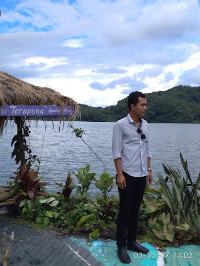 Photos of Pulau Terapung Waduk Sermo