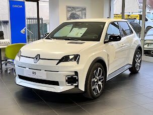 Photo n°10 de Renault Pontchartrain Automobiles à Jouars-Pontchartrain (Garage automobile)