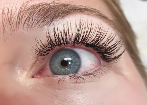 Pretty Gorgeous Lash Studio - Eyelash Extensions