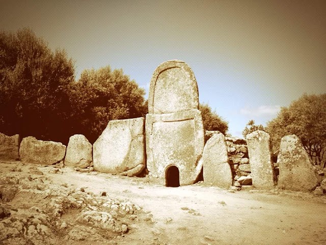 Tomba dei giganti di Coddu Vecchiu