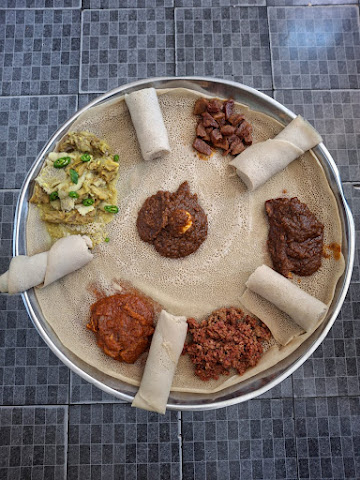 Doro Bet Bati (Chicken House) by null