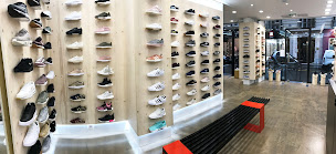 Photo n°33 de Lacet Rouge à Paris (Magasin d'articles de sports)