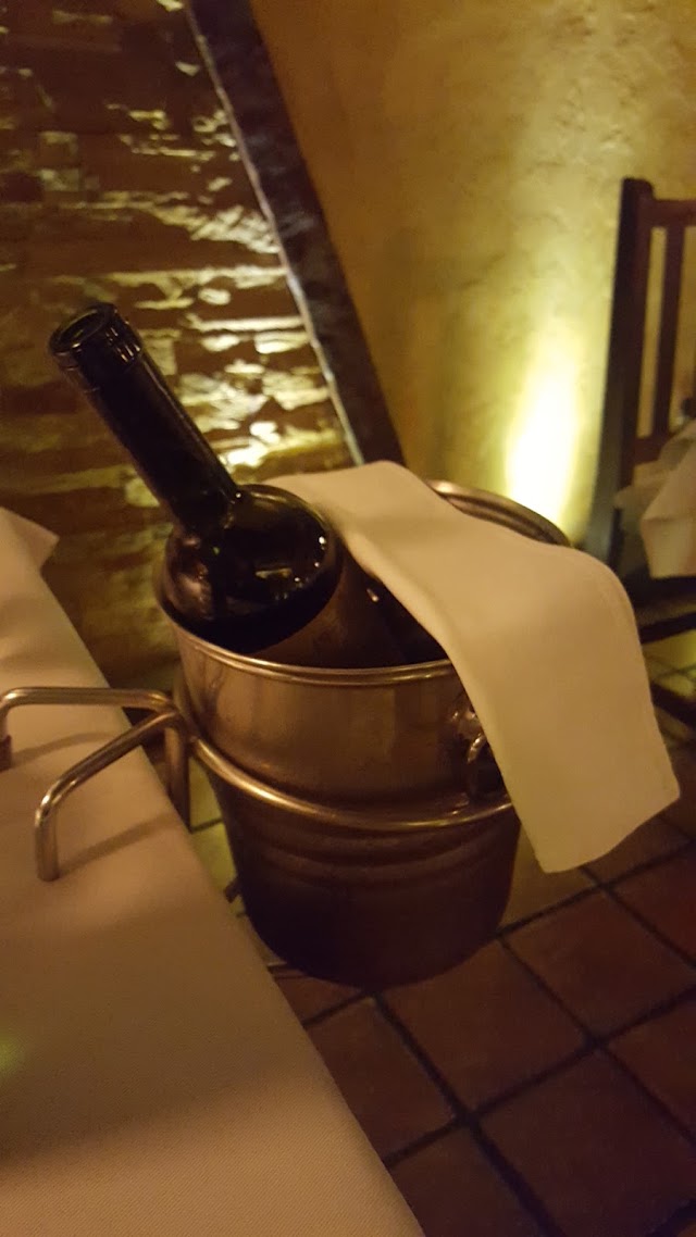 Restoraunt "Gusti Mora"