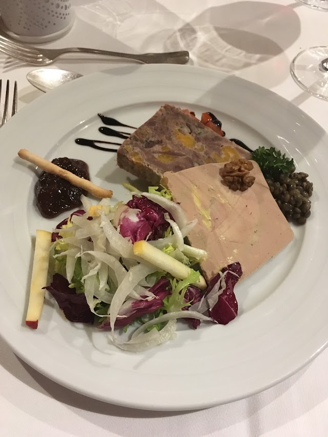 Le Pré Bossu, Hostellerie