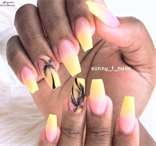 Hug Nails
