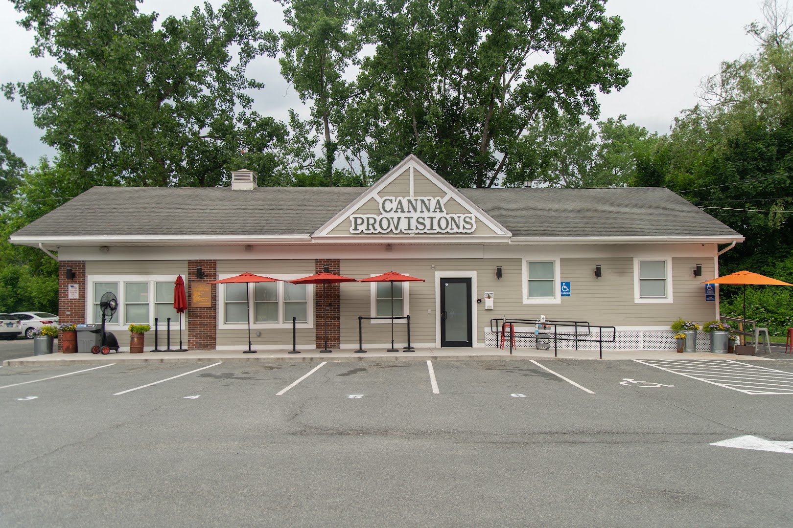 Canna Provisions Weed Dispensary Lee photo 3