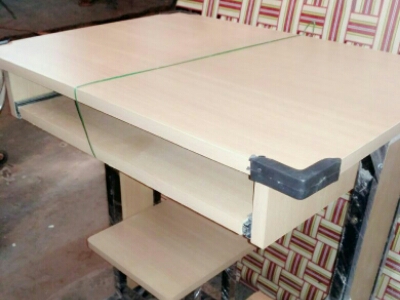 Computer table post image