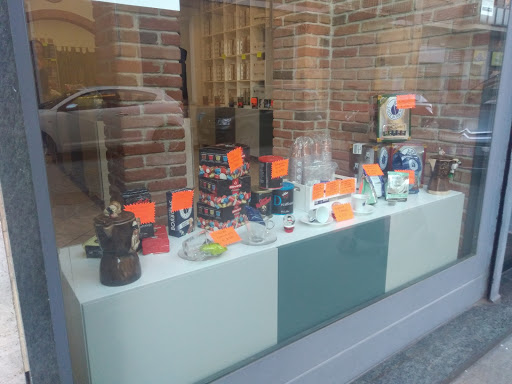 Titty Caffe' - Visual