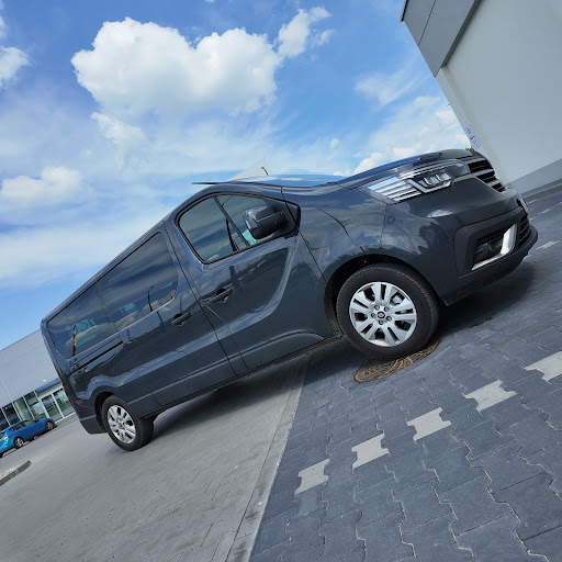 BrumBrumki wynajem samochodów osobowych oraz busów 8 i 9 osobowych.