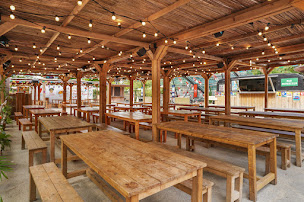 Photo n°36 de Place Suisse x Village du Trocadero à Paris (Snack)