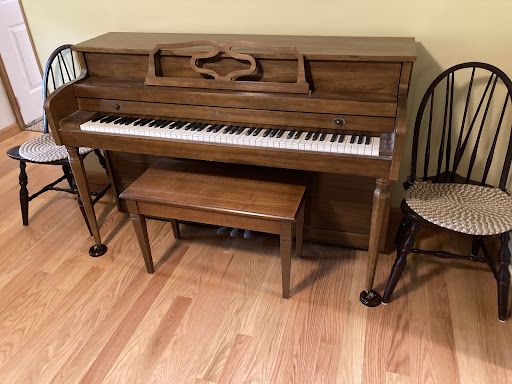Mark's Pianos - Visual