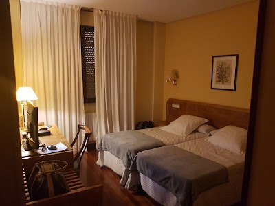 Photos of Leon Hotel Spa Paris