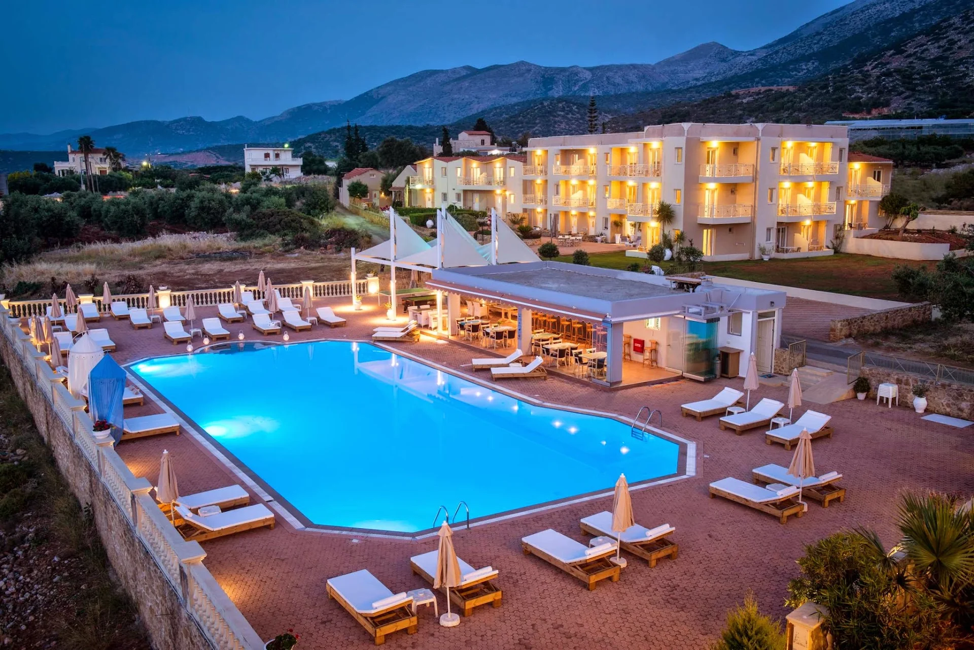 Notos Heights Hotel and Suites