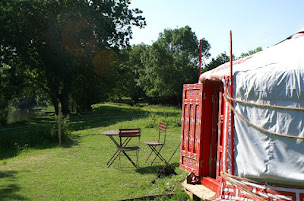 Photo n°15 de Gîte,Yourtes, Toue cabanée (bateau) et chambres d'hôtes Au bout de l'île - hébergement insolite à Mauges-sur-Loire (Hôtel)