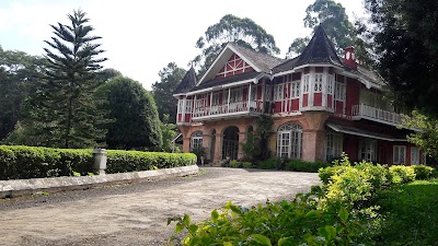 Photos of Thri Mying (Candacraig)