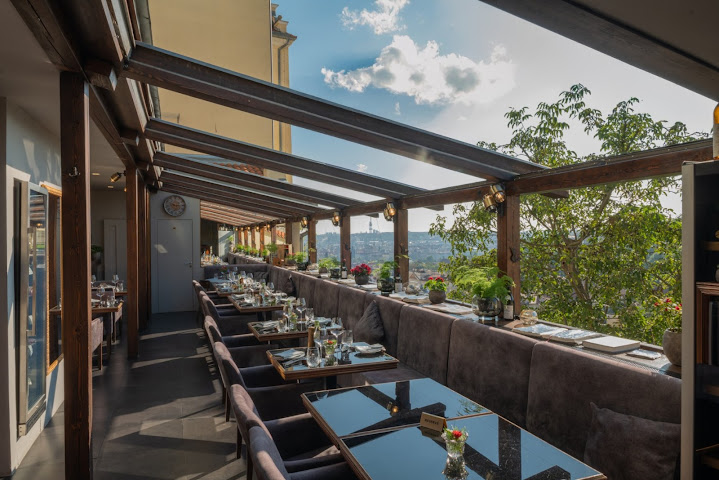 hOST Restaurant by null