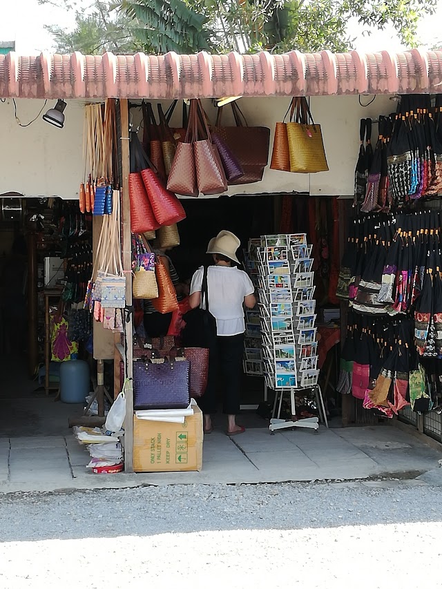 Bang Niang Market