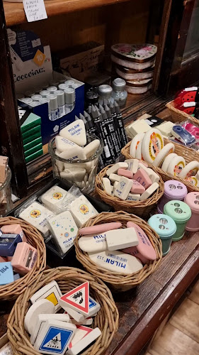 Elm Hill Craft Shop Open Times