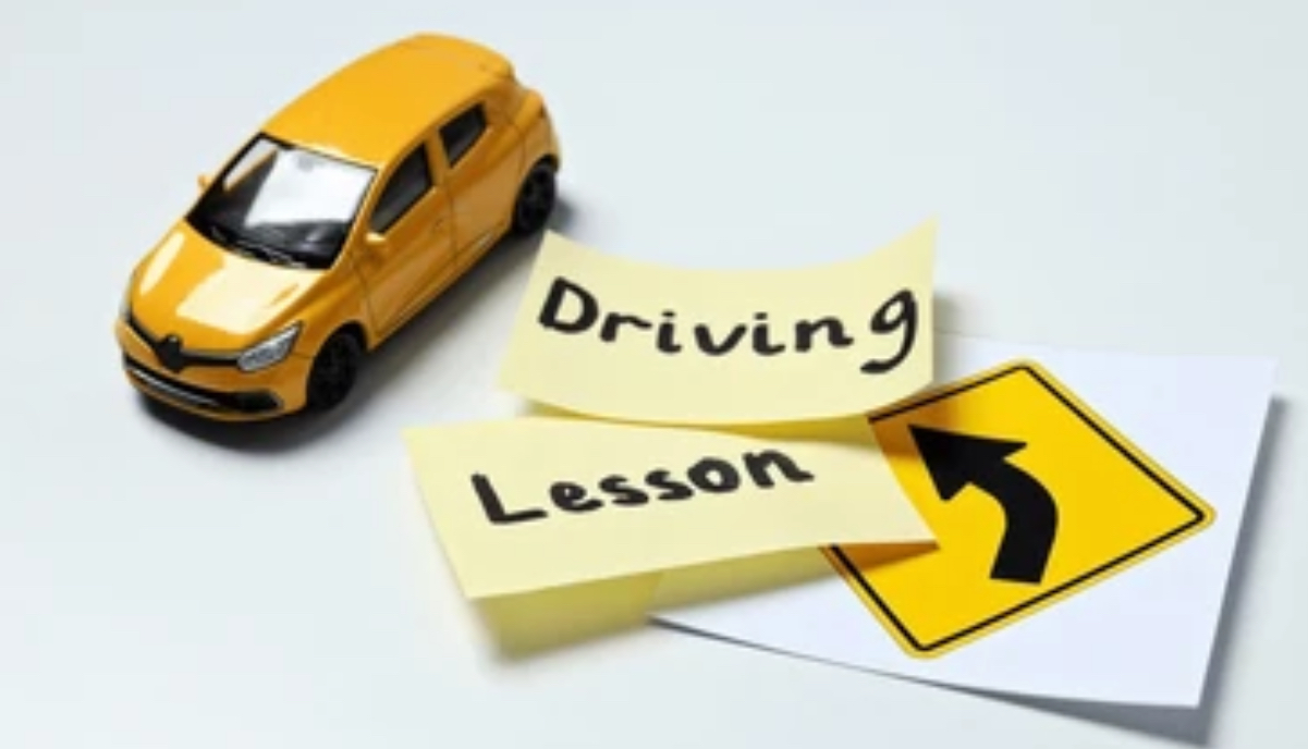 مدرسة الشارقه لتعليم قيادة السيارات Sharjah Motor Driving School 1979 - صورة 3