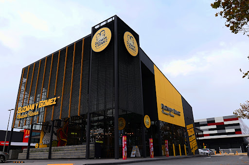 Guzman y Gomez - Westfield Carousel Logo