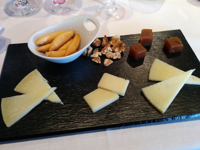La Brasserie Mari Galant Restaurant